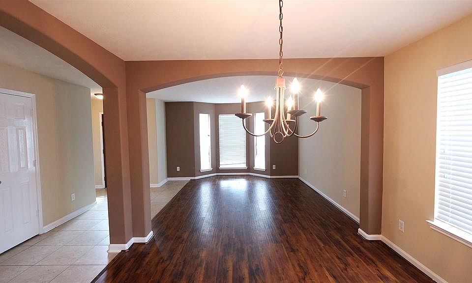 1st image of 2422 Hawthorne Brook Ln