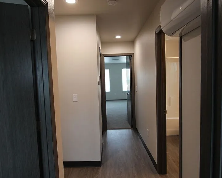 1035-1037 Greenfield Dr — Photo 11