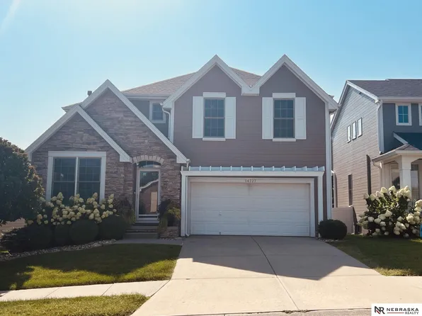 14727 Laurel Plz, Omaha, NE 68116