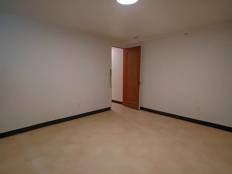 540 N 83rd St #B — Photo 16
