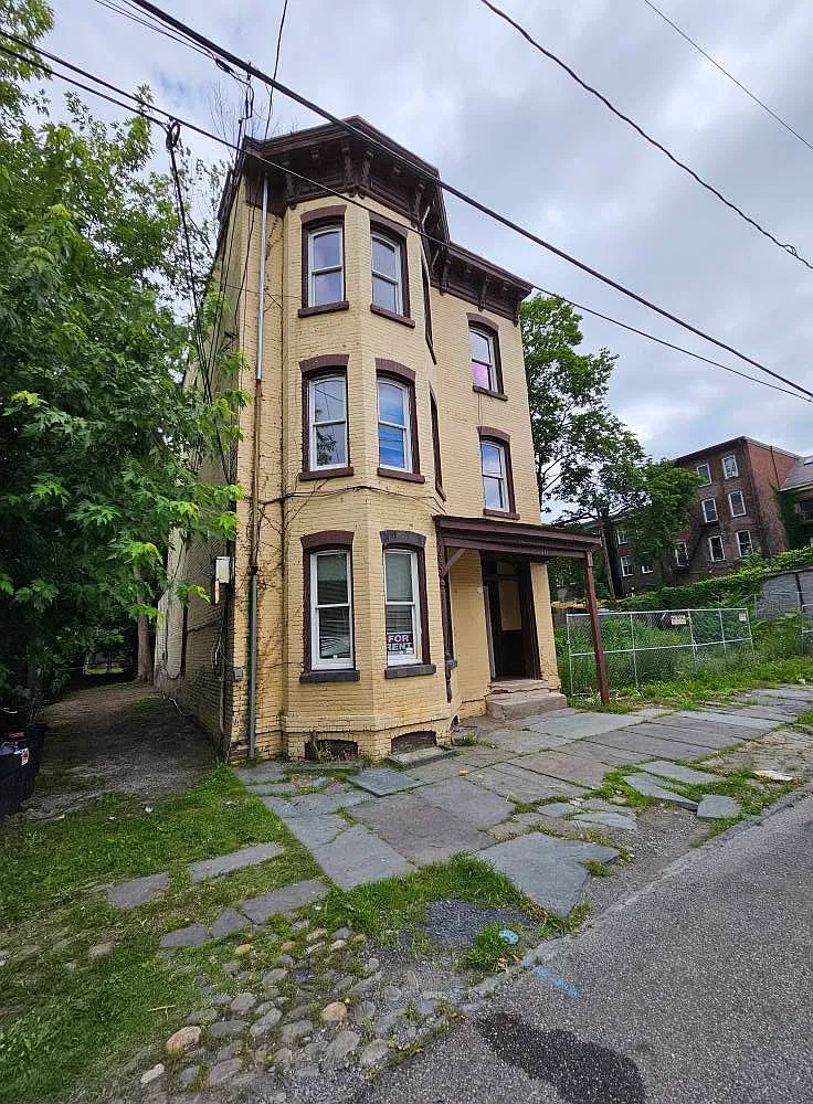 106 Washington St — Photo 1