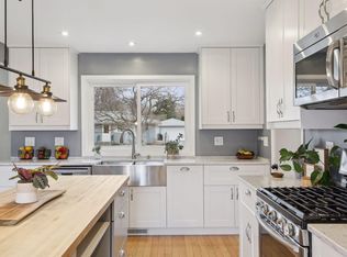 33 Farrell St N, Maplewood, MN 55119