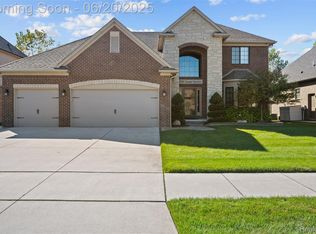 52281 Tacoma Narrows Dr, Macomb, MI 48042