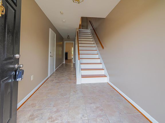 2nd image of 14321 Oxford Dr