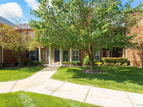 5293 Brookemonte Cir, Oakland Twp, MI 48306