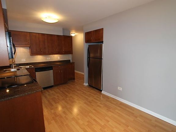 3rd image of 410 Crescent Blvd APT 3E
