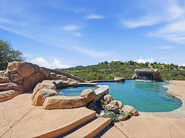 26940 Paradise Meadow Ln, Valley Center, CA 92082