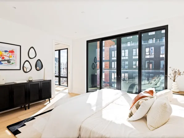 1025 Pacific Street image 7 of 14