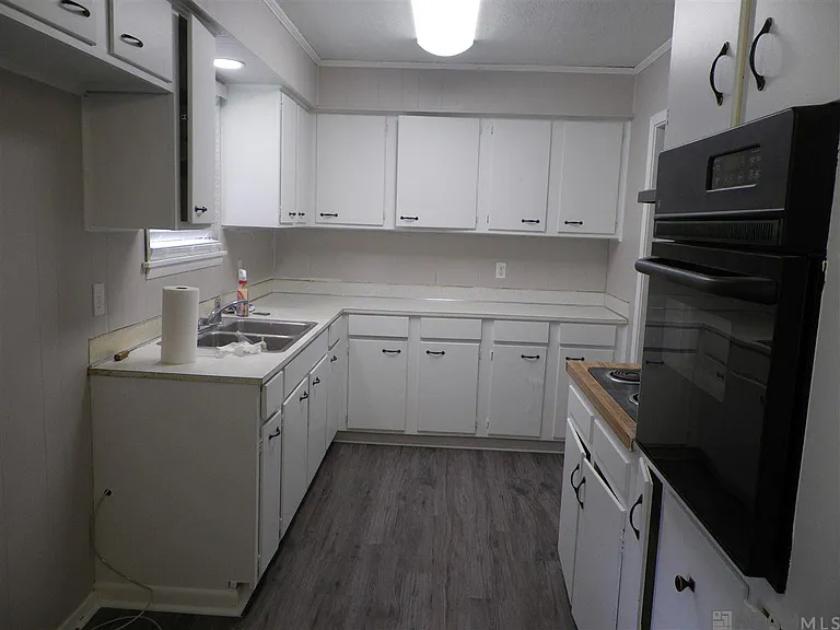 4085 Fleet Dr — Photo 9