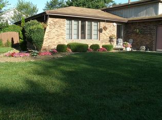 50 Carol Ct, Crete, IL 60417