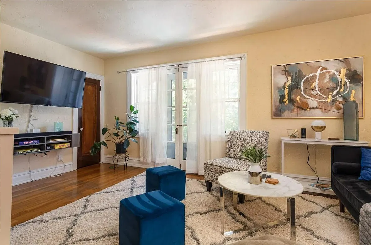 2 bed, 1100 sqft, $1,250 — Photo 3