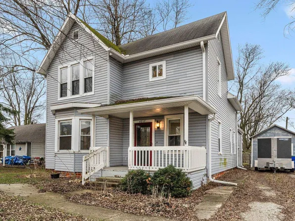 4217 College St, Woodburn, IN 46797