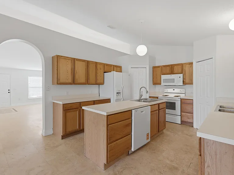 3124 SW Armucher St — Photo 13
