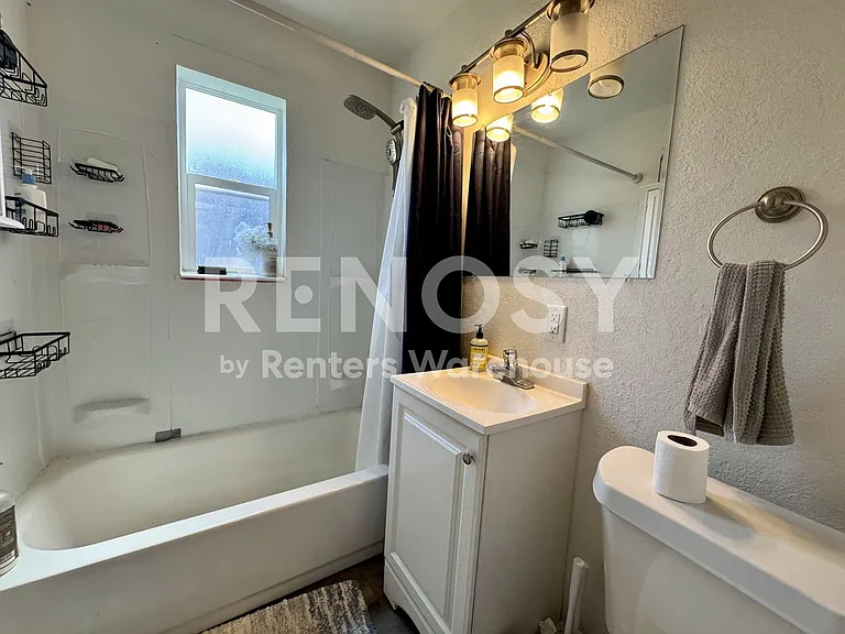1260 Brentwood St — Photo 5