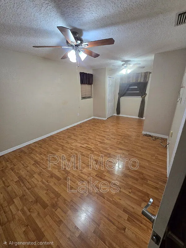3 bed, 2.0 bath, 1520 sqft, $2,000 — Photo 3