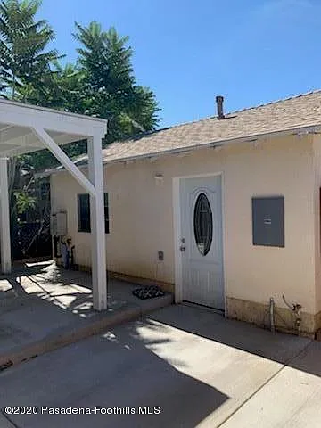 1 bed, 1.0 bath, 400 sqft, $1,950 — Photo 2