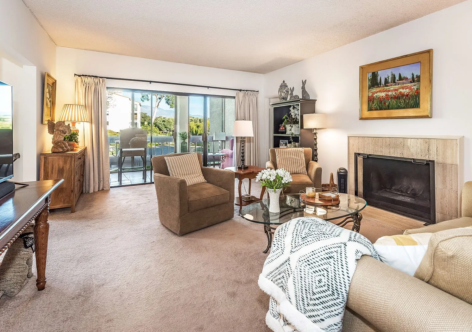 Unfurnished Spacious Montecito Shores 1700 + sq/ft 2 bd / 2 ba Condo! — Photo 4