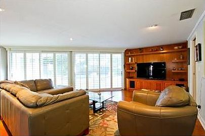 4th image of 11659 Lake Shore Pl