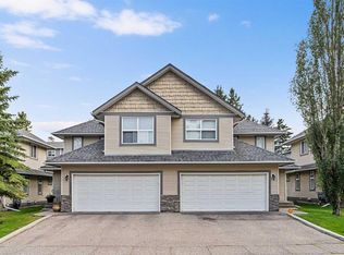 27 N Cedarwood Ln SW, Calgary, AB T2W6J3
