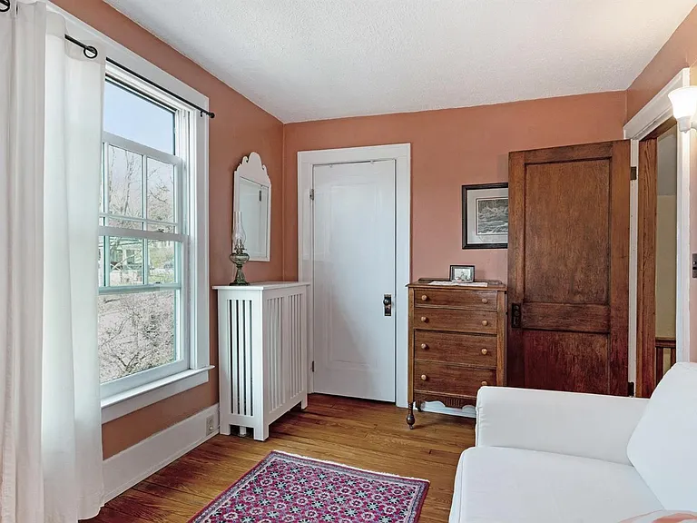 734 Spring St — Photo 34