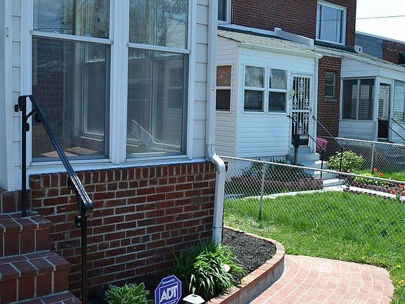 4th image of 425 Kennedy St NE
