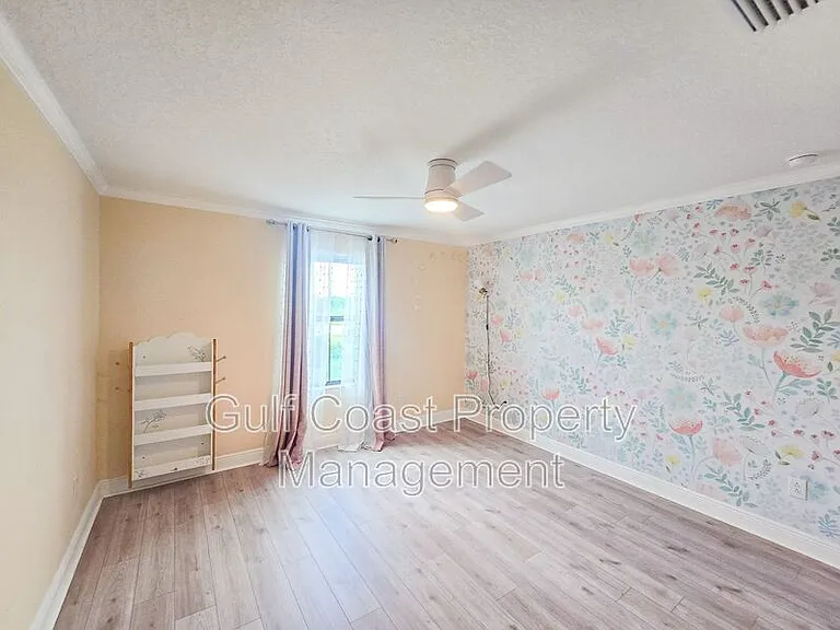 12664 Oak Hill Way — Photo 32