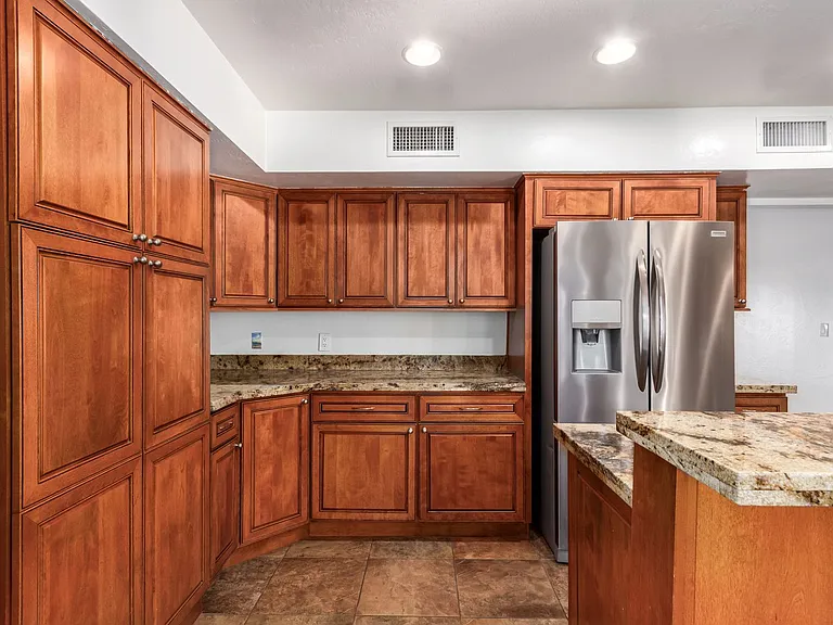 2321 E Enid Cir — Photo 24