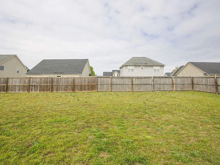 196 Lochwood Dr — Photo 50