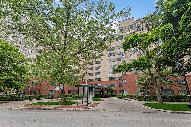 1st image of 5048 N Marine Dr APT C3