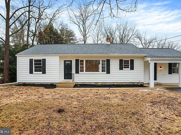 2nd image of 311 Pine Rd