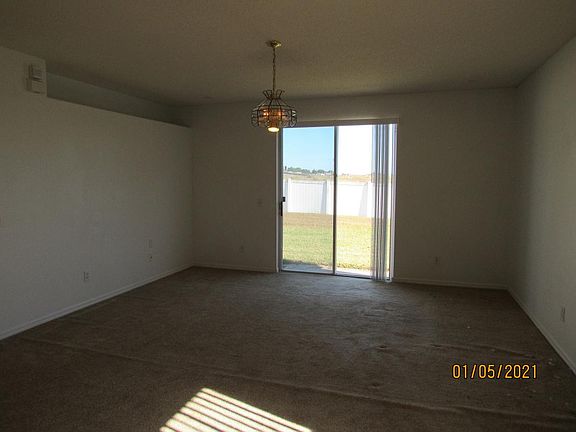 4th image of 415 Madina Cir