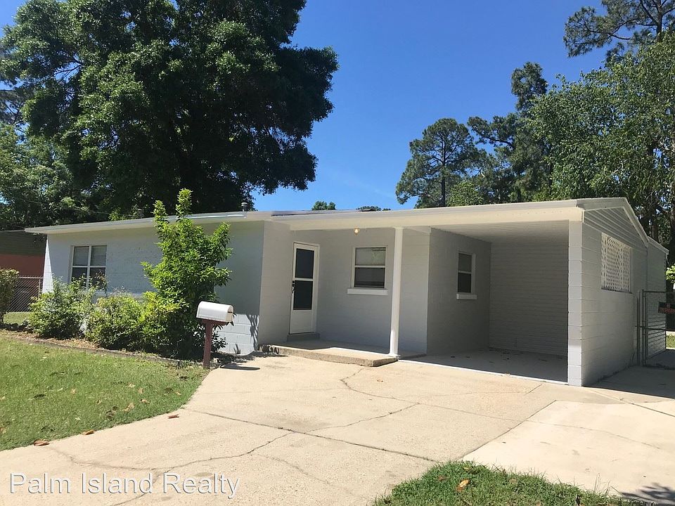 1st image of 210 E Highland Dr