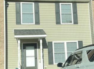 109 13th St #B, Grottoes, VA 24441