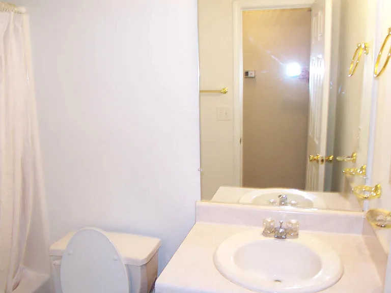 391 Housley Dr — Photo 3