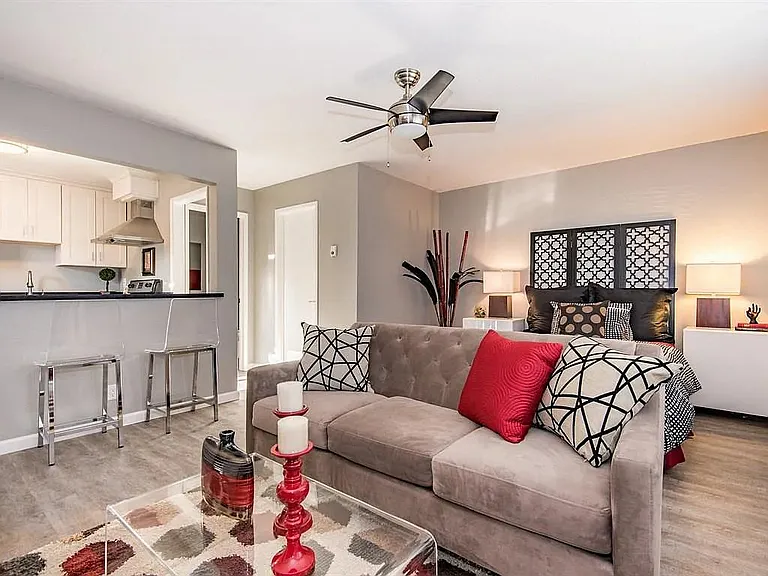 3680 Greenlee Dr #13 — Photo 3