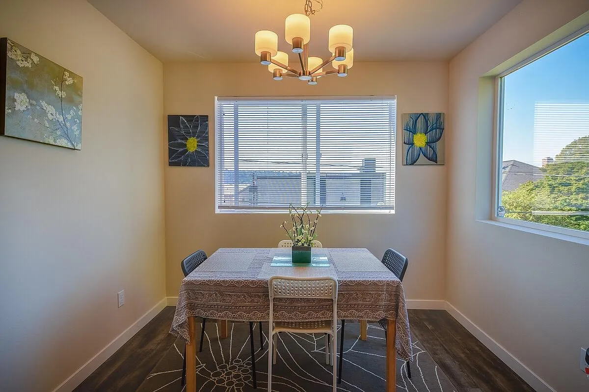 2403 Boylston Ave E — Photo 4
