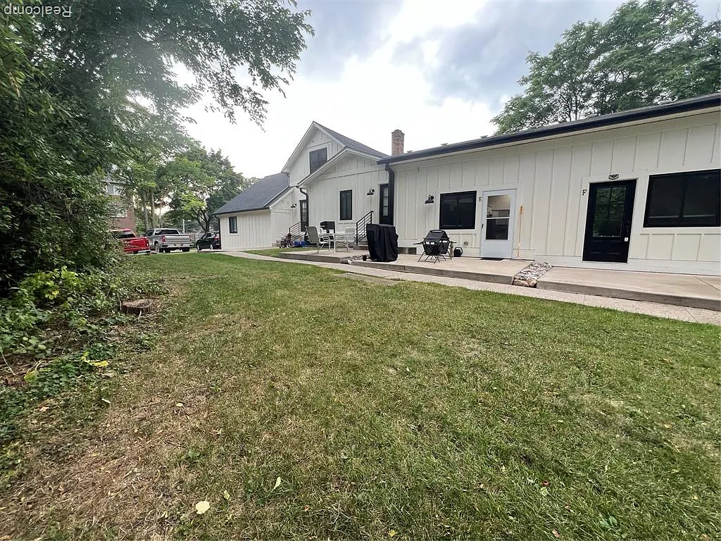 2 bed, 1.0 bath, 950 sqft, $1,700 — Photo 3