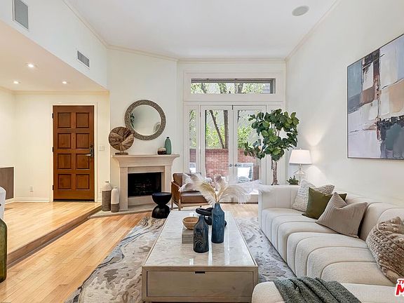 4th image of 323 San Vicente Blvd Unit 11