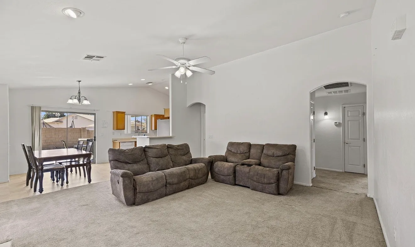3 bed, 1268 sqft, $2,350 — Photo 1