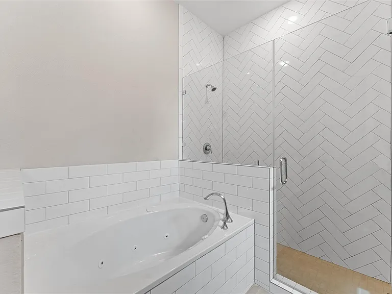 2650 Fountain View St — Photo 18