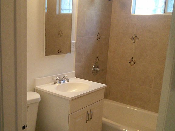 4th image of 1419 E California Ave APT A