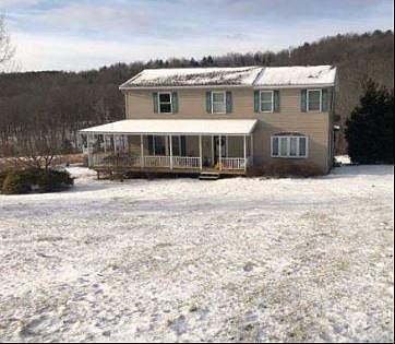2nd image of 1521 N Hoffman Rd