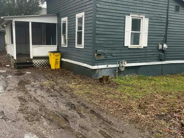 961 Oak St, Elmira, NY 14901