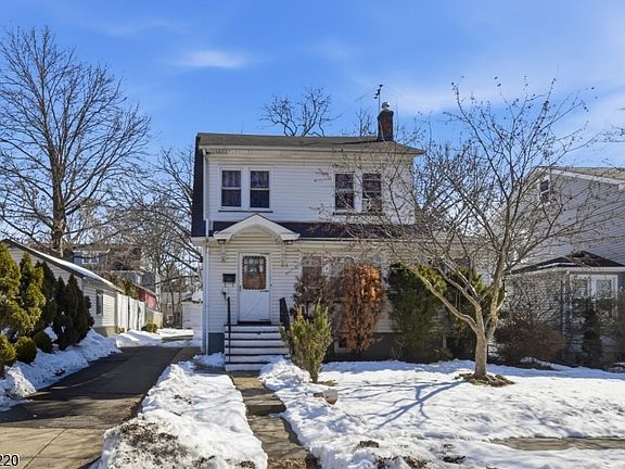 2nd image of 64 Fernwood Rd