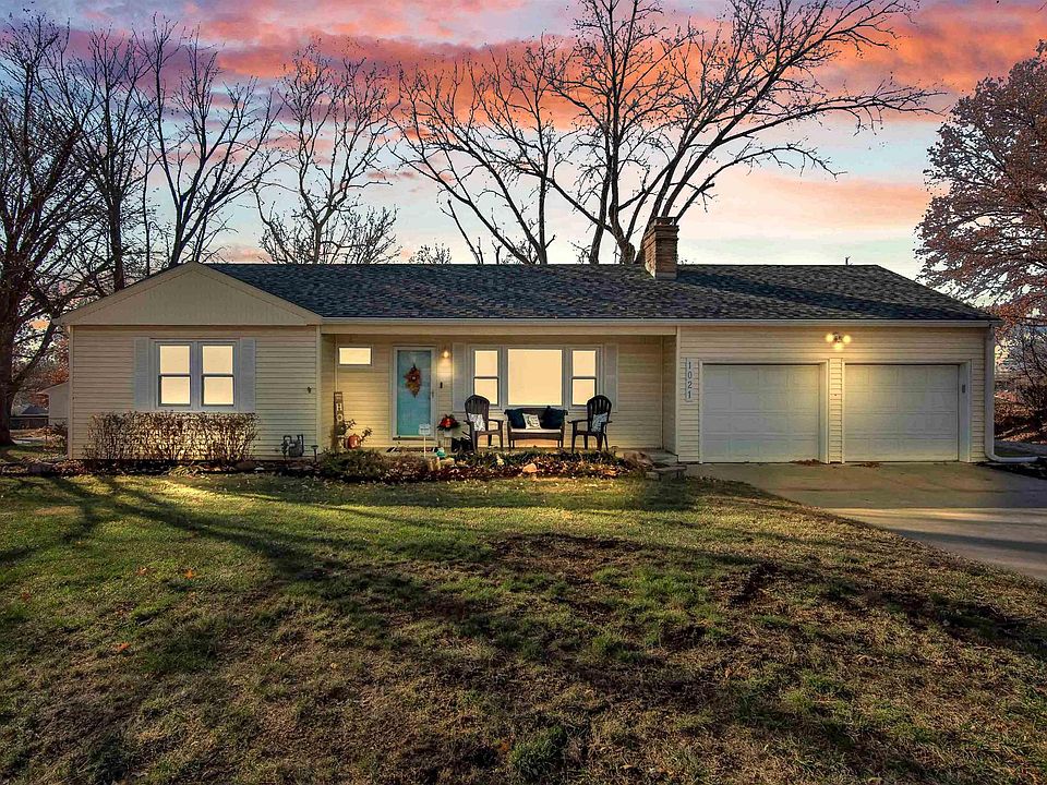 1021 SW Meadow Ln, Topeka, KS 66604 Zillow