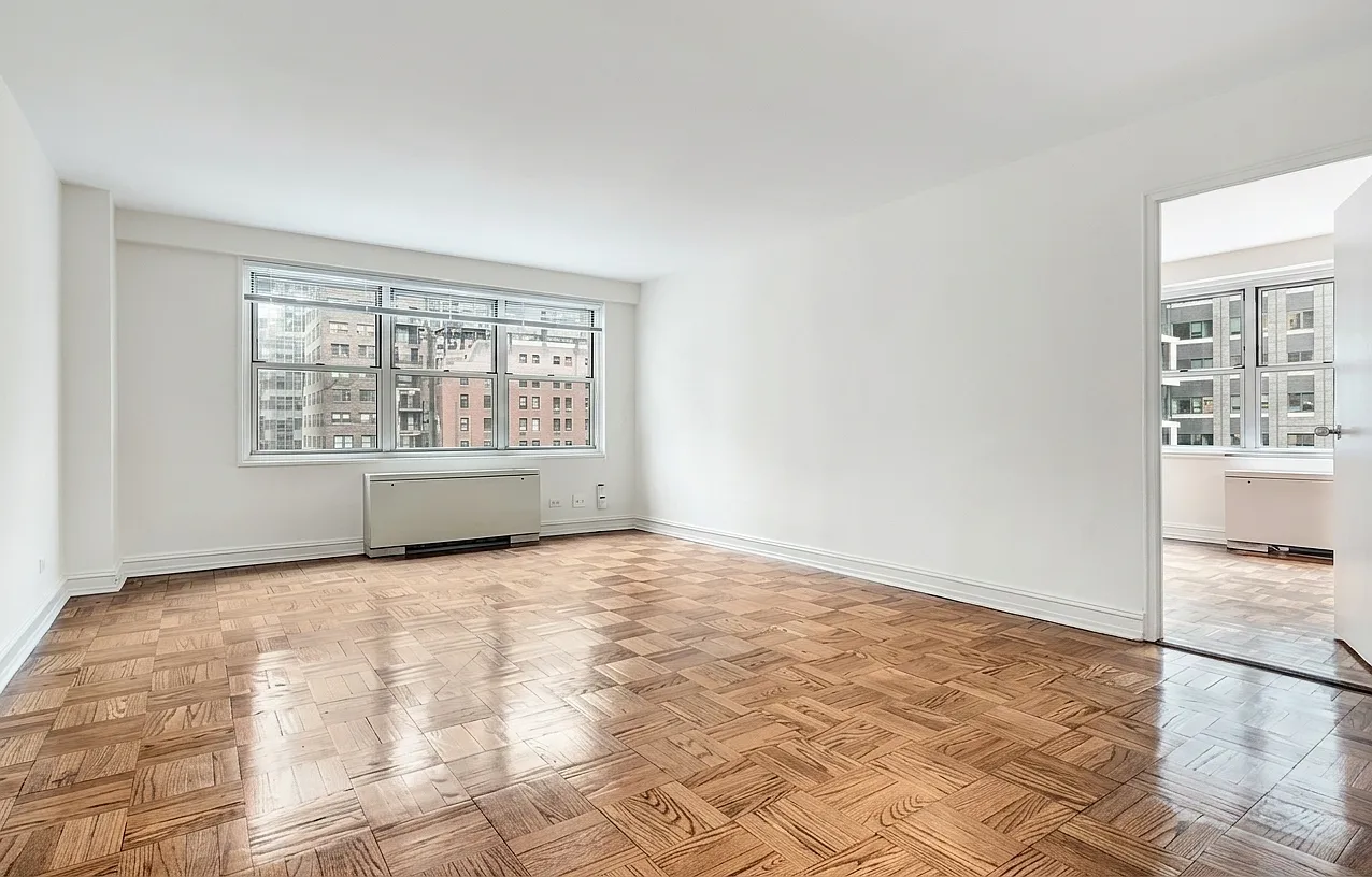 888 Eighth Avenue — Photo 2