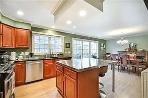 941 Montclair Dr — Photo 6