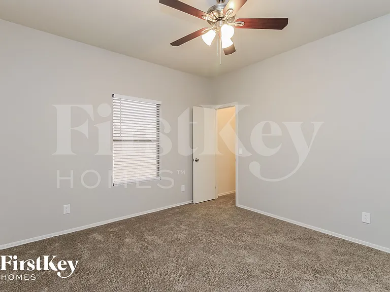 1232 E Omega Dr — Photo 14