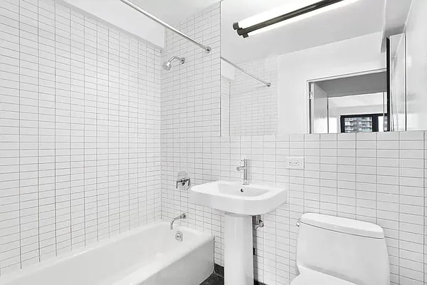 Rented by Manhattan Realty Group | media 4