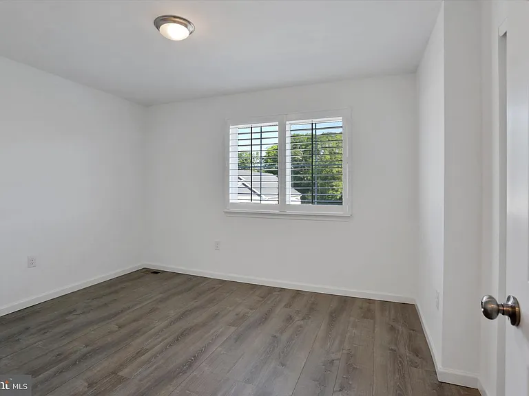 28 Long Bend Dr — Photo 20